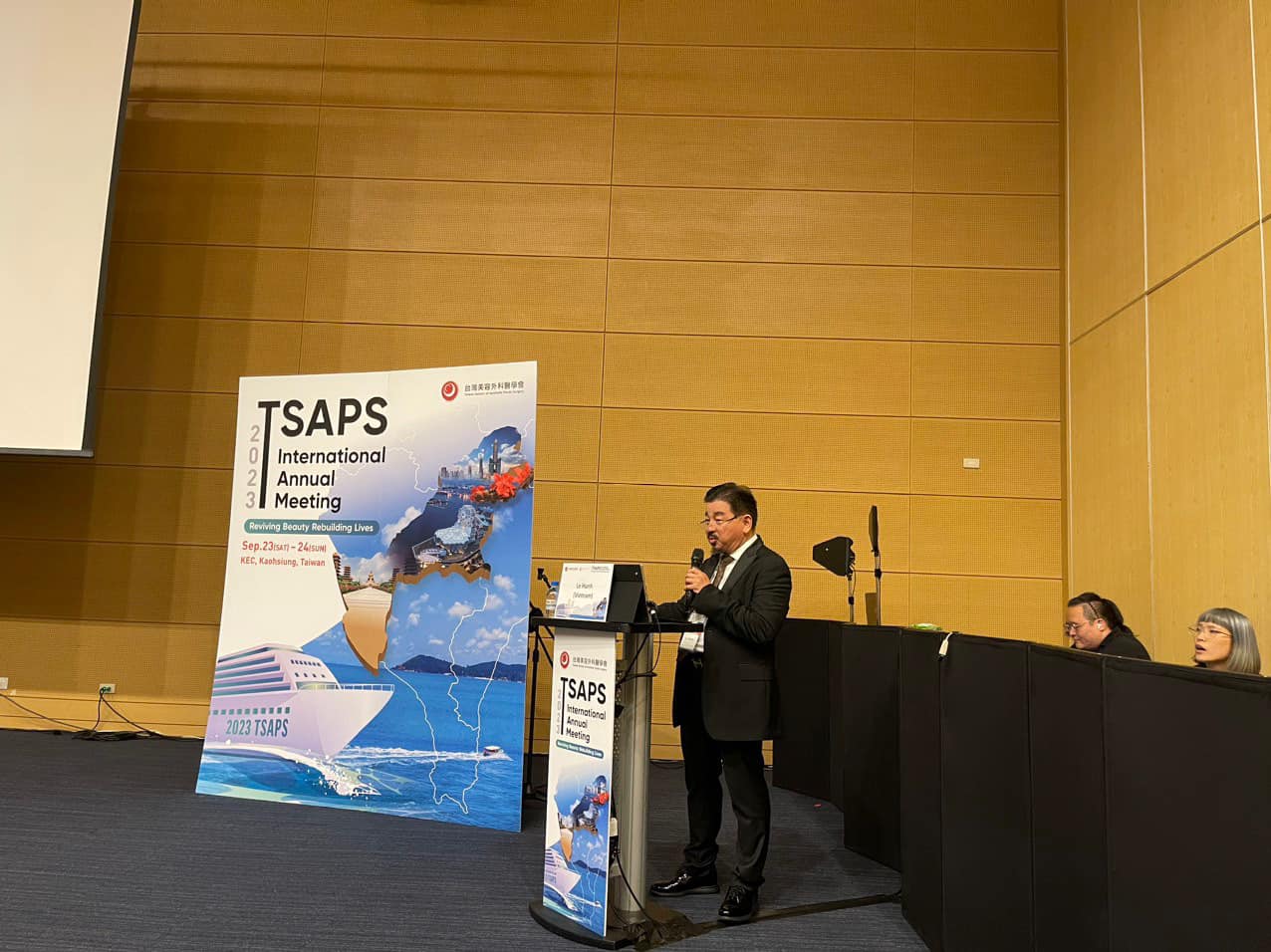 PGS.TS.BS LÊ HÀNH THAM DỰ HỘI NGHỊ QUỐC TẾ HÀNG NĂM CỦA HỘI THẨM MỸ TẠO HÌNH ĐÀI LOAN 2023